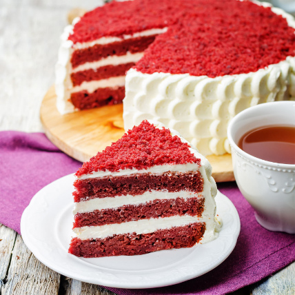 Creamy Red Velvet Cake: 