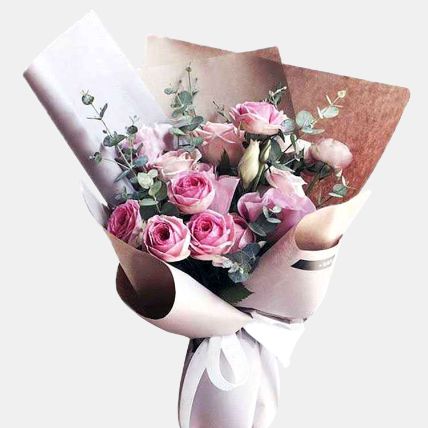 Graceful Rose Bouquet: Valentines Roses