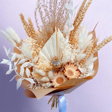 Light Toned Dried Flower Bouquet: Housewarming Gift Ideas
