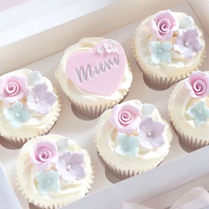 Flower Delight Vanilla Cupcakes: 