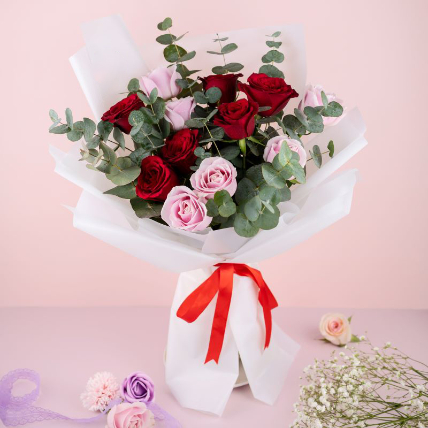 Lovely Mixed Roses Bouquet: Birthday Flowers Bouquet