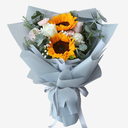 Peaceful Summer Bouquet: Women's Day Flower Bouquet Delivery