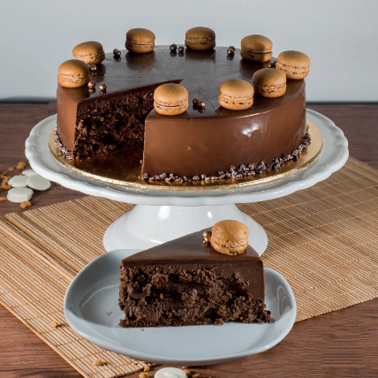Tempting Callebaut Chocolate Cake: Gifts For New Baby