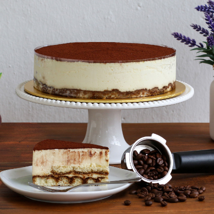 Tempting Mascarpone Tiramisu Cake: Anniversary Gift Ideas