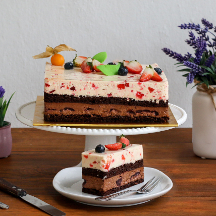 Tempting Black Forest Cake: Order Cakes