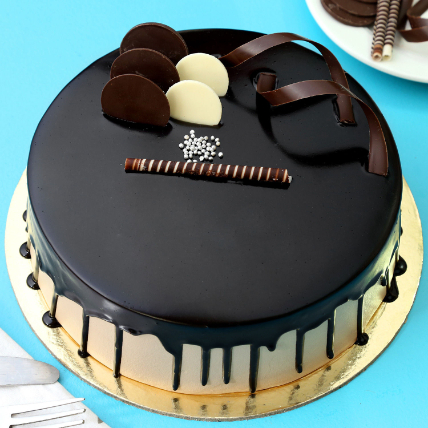 Chocolate Cream Cake: New Year Gifts 