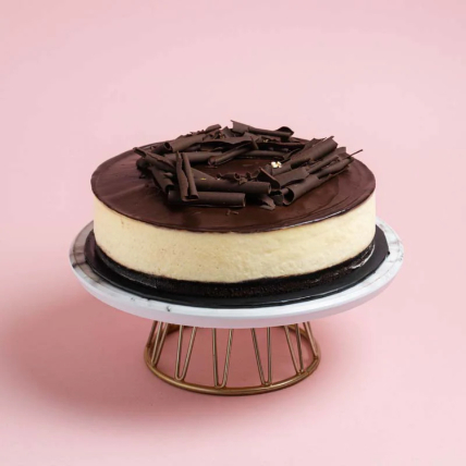 Delicious Chocolate Tuxedo Cake: 