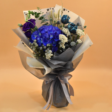Charismatic Mixed Flowers Bouquet: Premium Flowers 