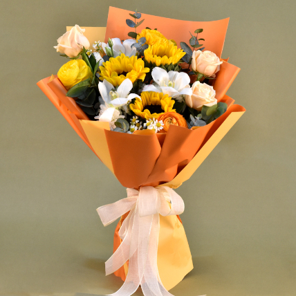 Graceful Mixed Flower Bouquet: Anniversary Flowers 