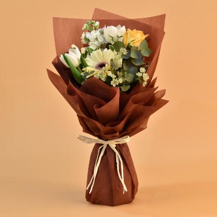 Imposing Mixed Flowers Bouquet: Fresh Flower Bouquet