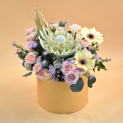 Lovely Mixed Flowers Arrangement: Luxury Flowers