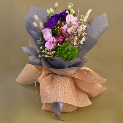 Passionate Mixed Flowers Bouquet: 