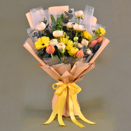 Spunky Mixed Flowers Bouquet: Flowers Delivery in Kuala Lumpur