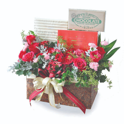 Royce Indulgence Chocolate Pralines with Roses Gift: Flower Arrangement