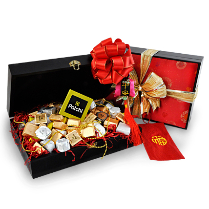 Chocolate Oriental Gift Hamper: Gifts 