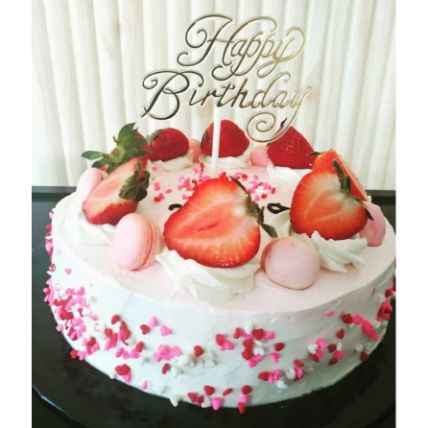 Luscious Creamy Strawberry Cake 1 Kg