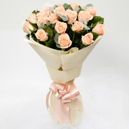 Bouquets Of 20 Peach Roses