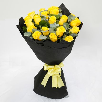 Posy of bright yellow roses